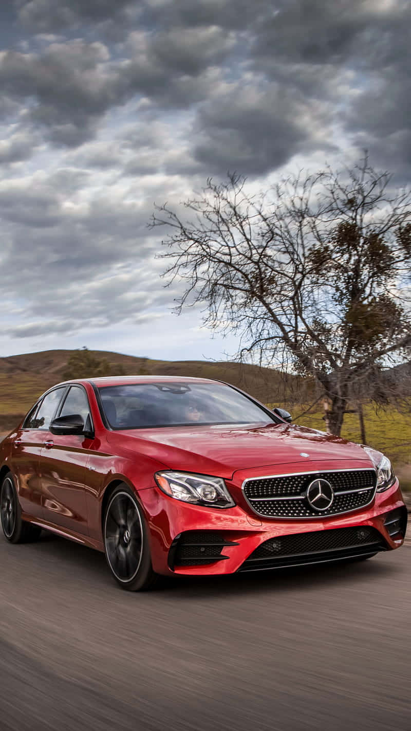 Mercedes Benz Clase E Under A Dark Sky