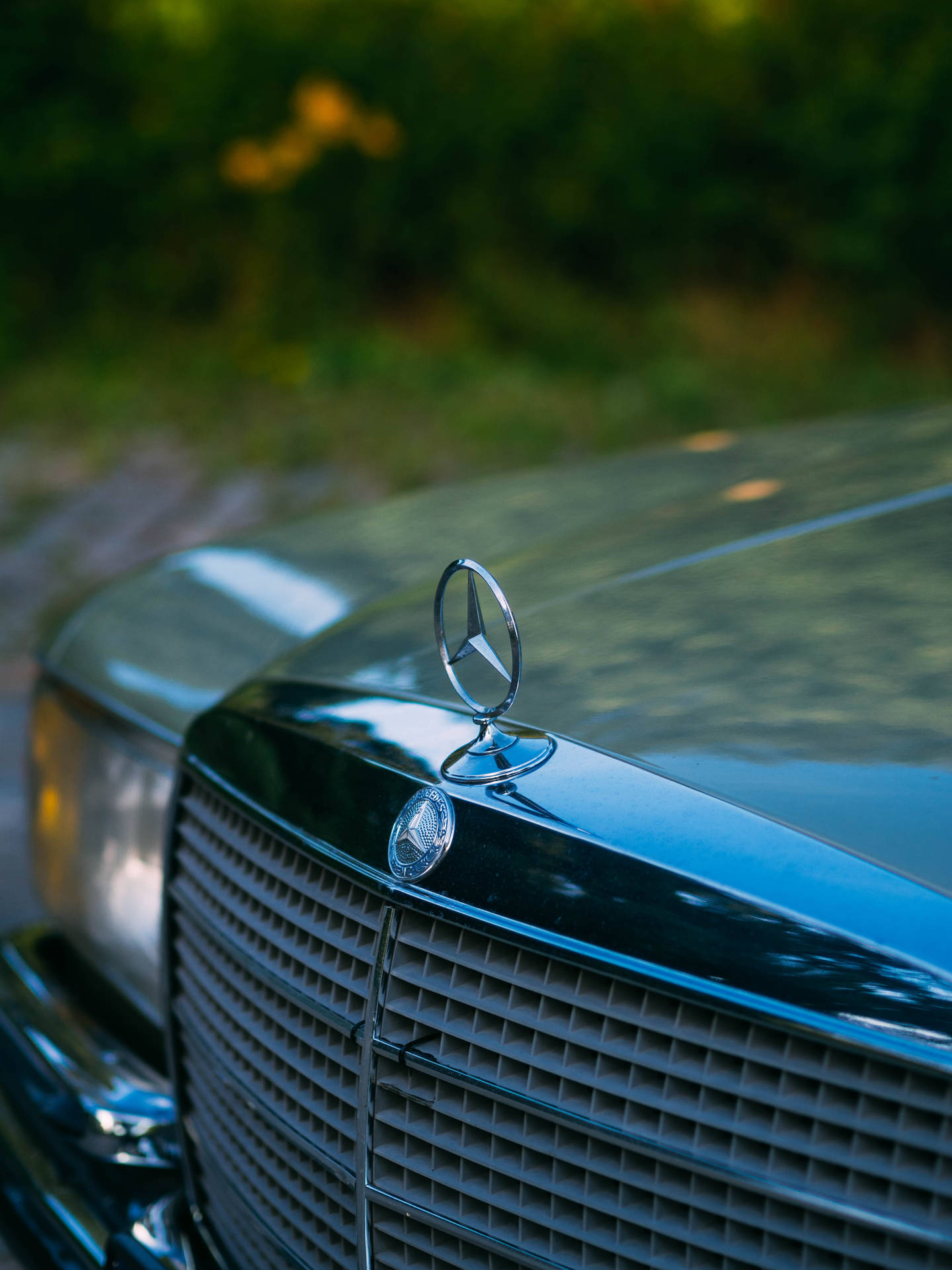 Mercedes Benz Front Bumper Logo Background