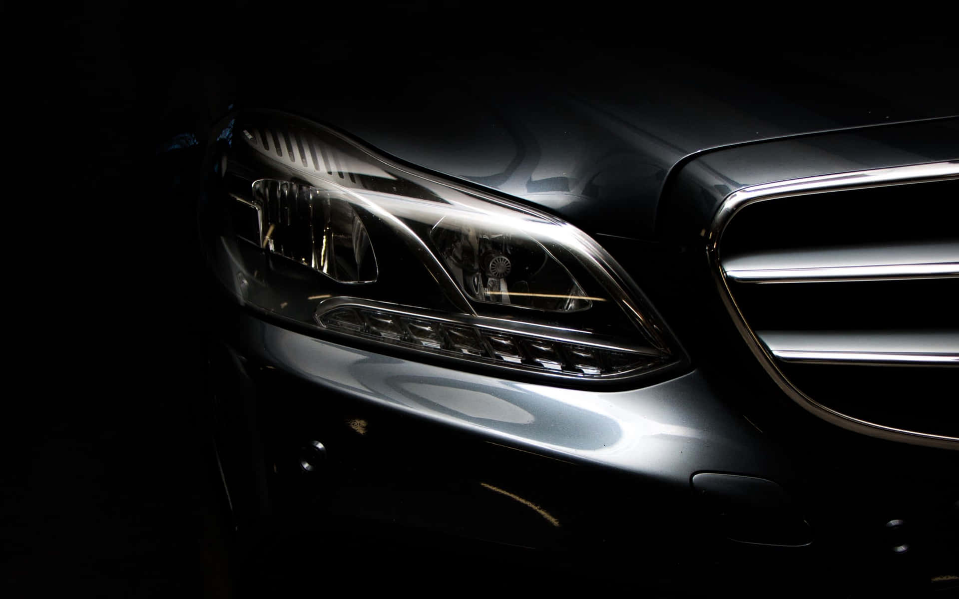 Mercedes Black Head Light Background