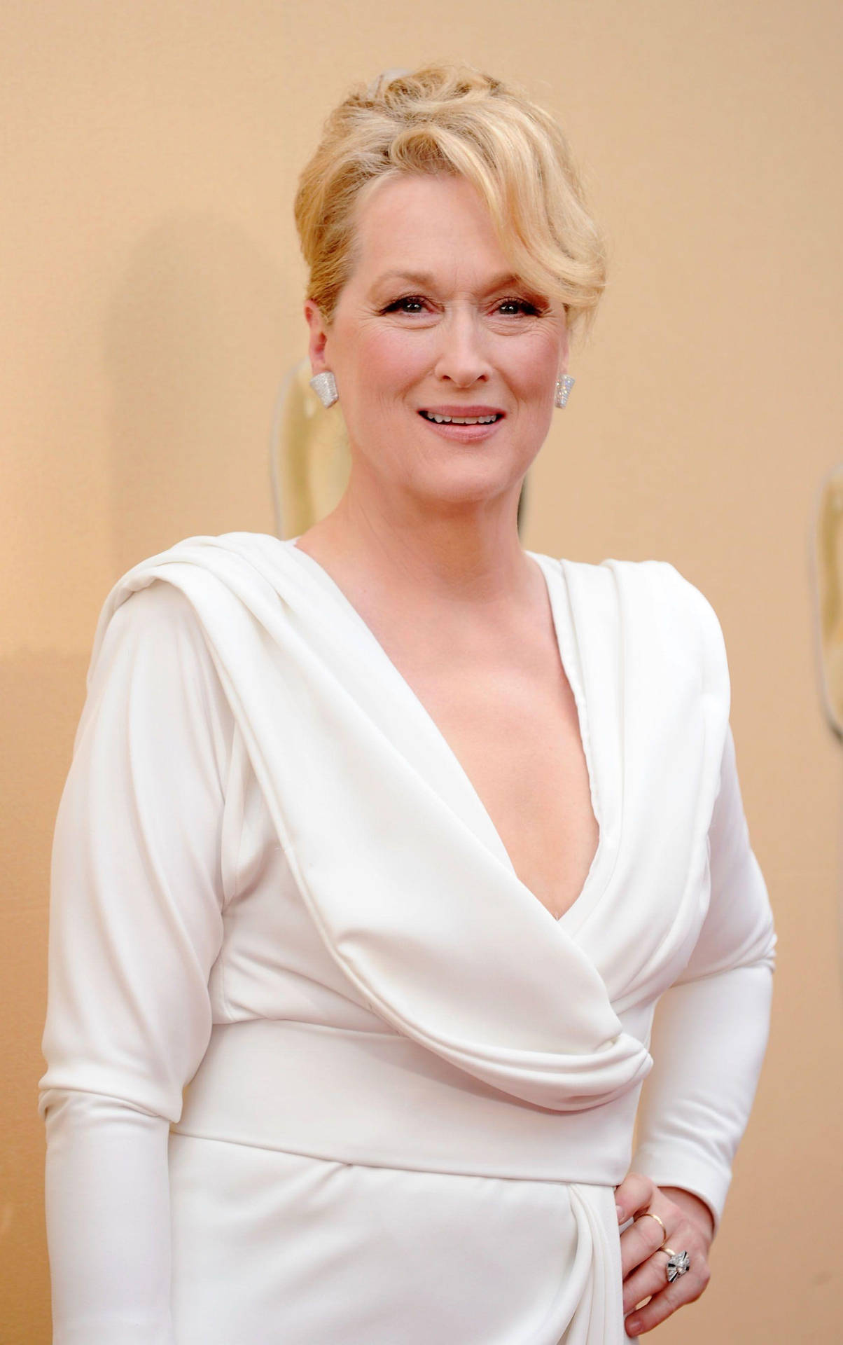 Meryl Streep In White Dress Background
