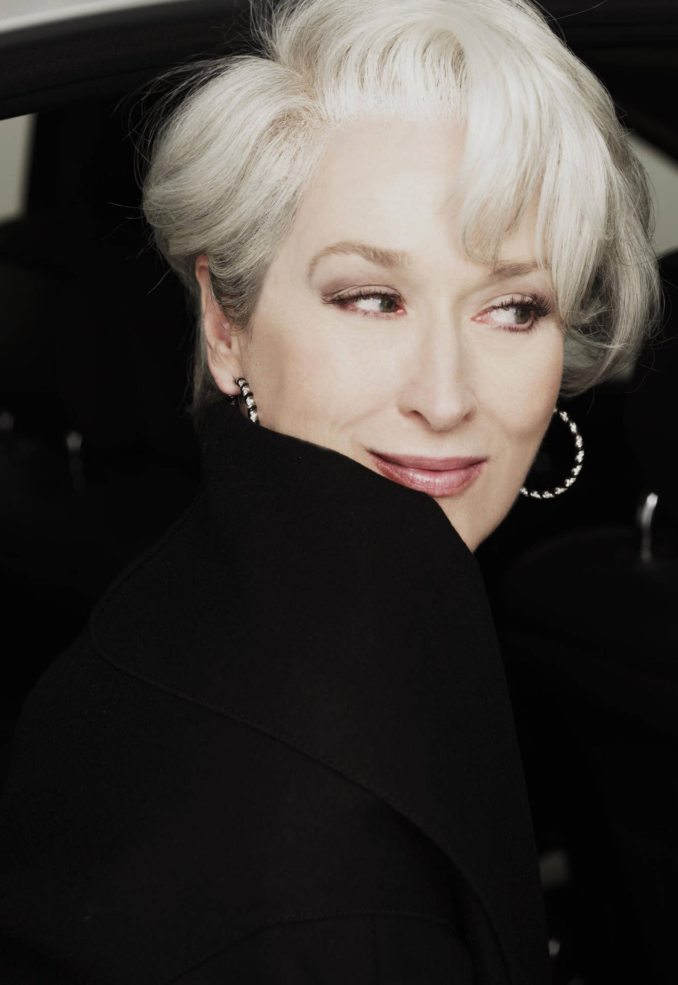 Meryl Streep With Gray Short Hair Background