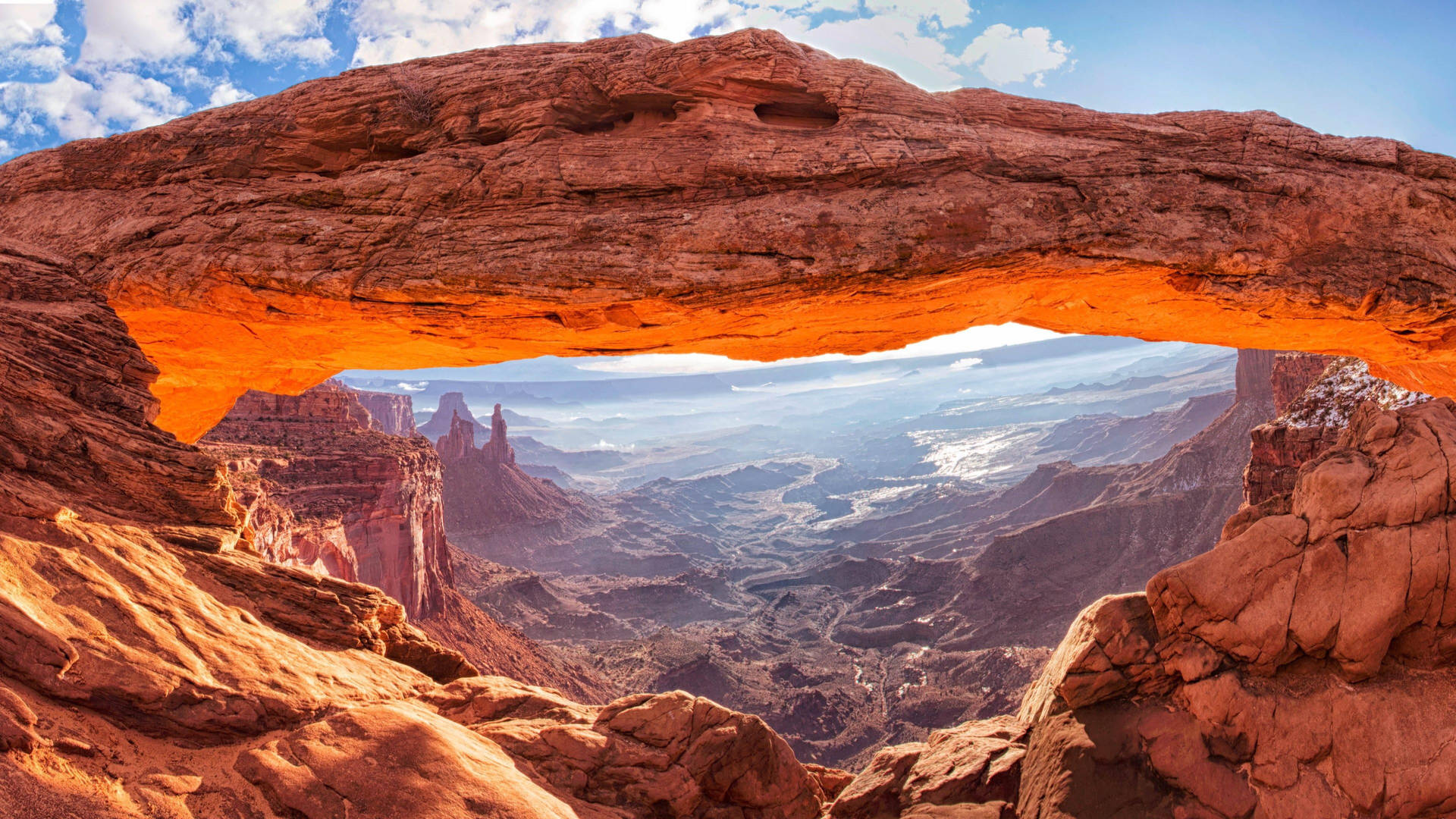 Mesa Arch In Canyonlands National Park Background