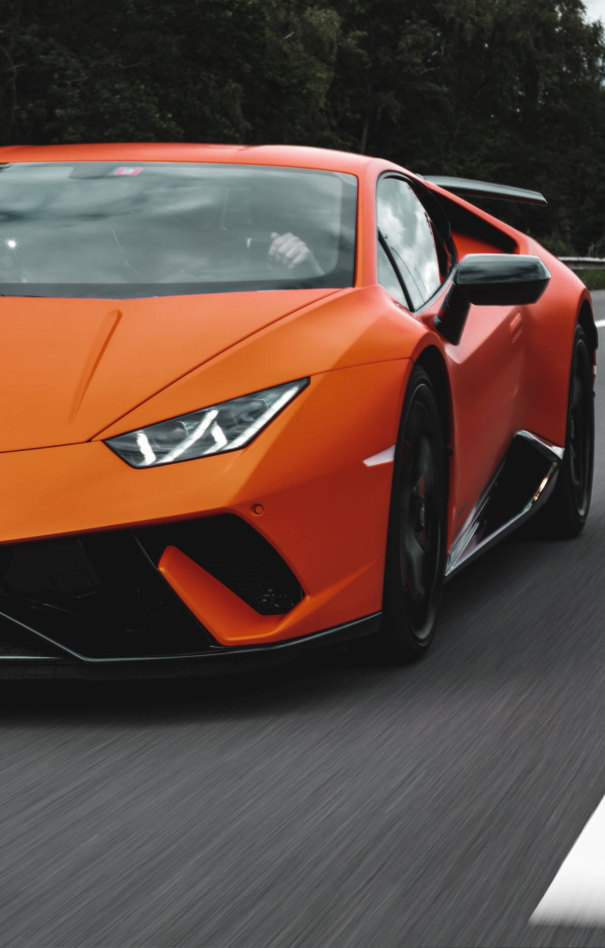 Mesmerizing 4k Lamborghini Image Optimized For Iphone Background