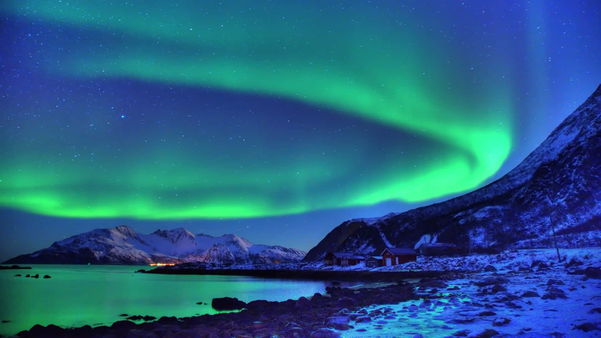 Mesmerizing Aurora Borealis Lighting Up The Night Sky