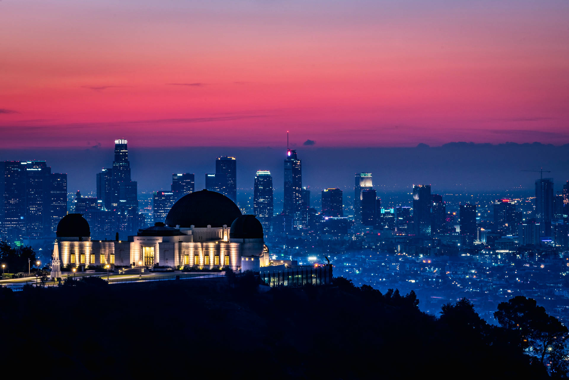 Mesmerizing Los Angeles Sunset From Griffith Observatory Background
