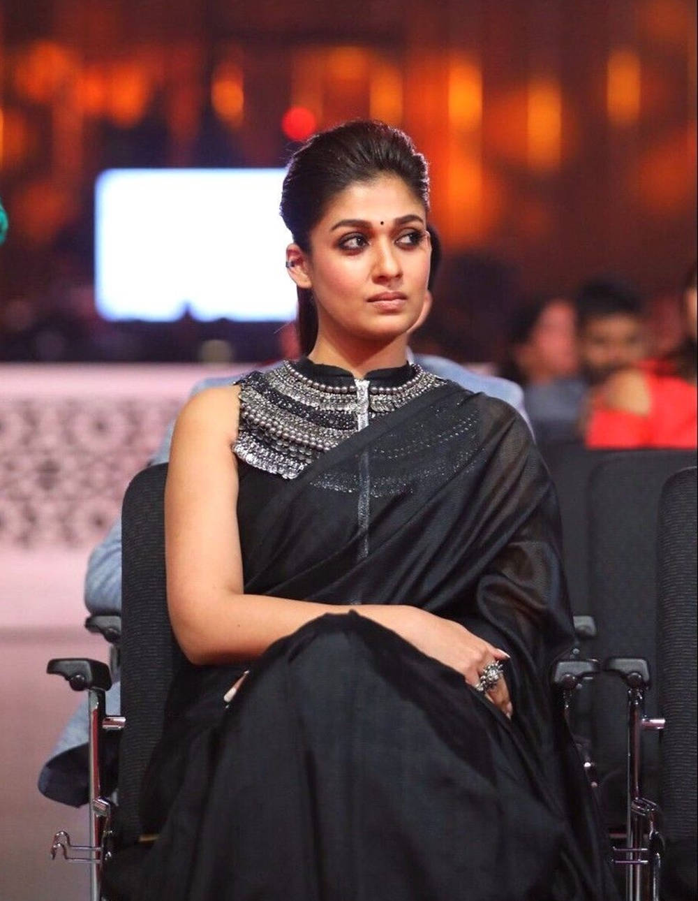 Mesmerizing Nayanthara In Elegant Black Saree Background