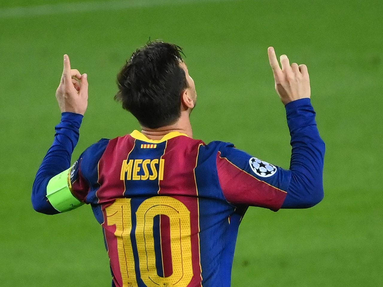 Messi 2021 Pointing Upwards Background