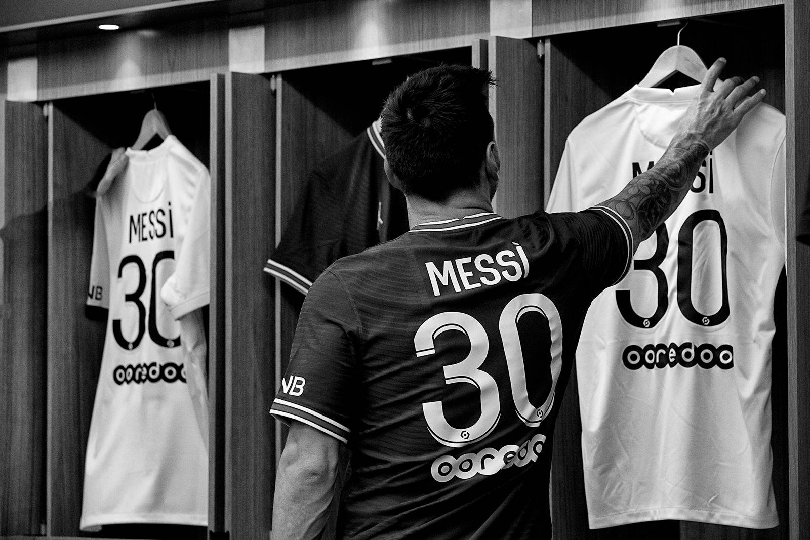 Messi Psg Locker Room Background