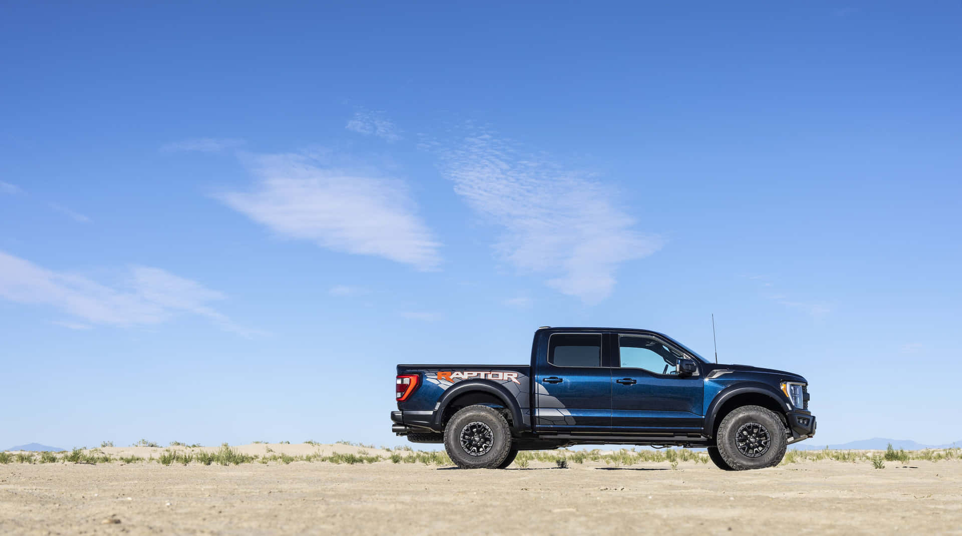 Metallic Blue Ford F 150 52l V8 Background