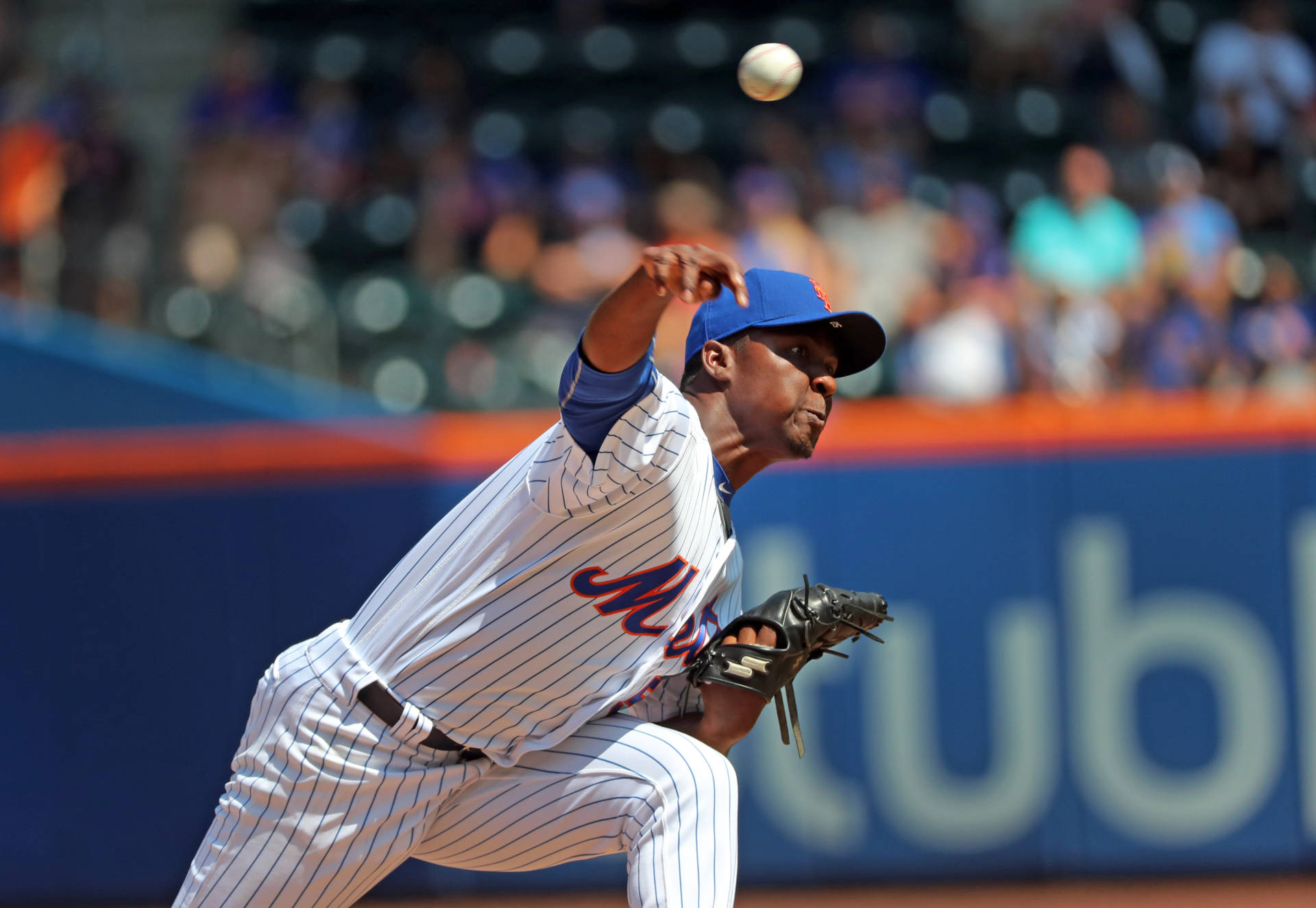 Mets Pitcher Rafael Montero Background