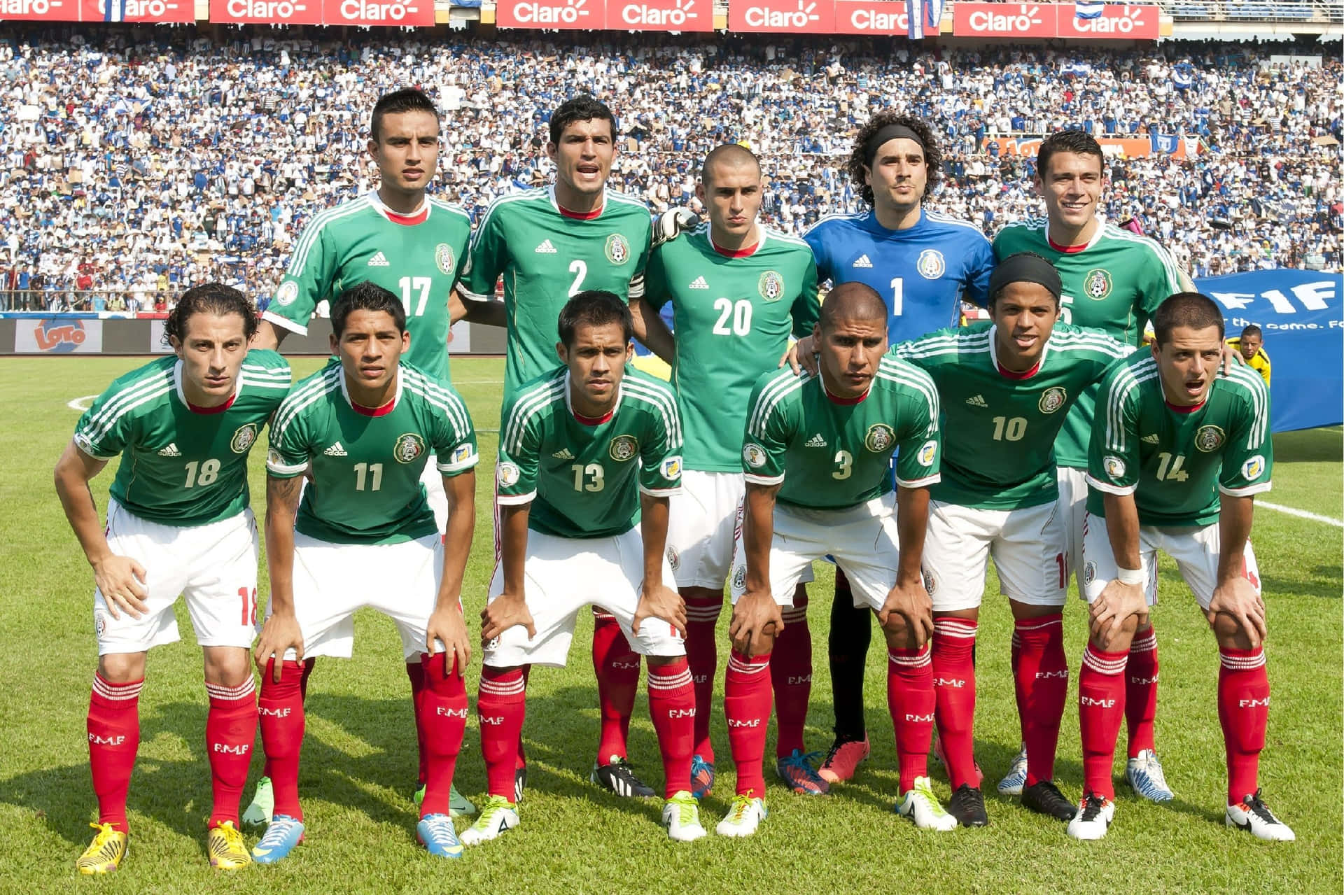 Mexico Soccer - Working Together For Victory! Background