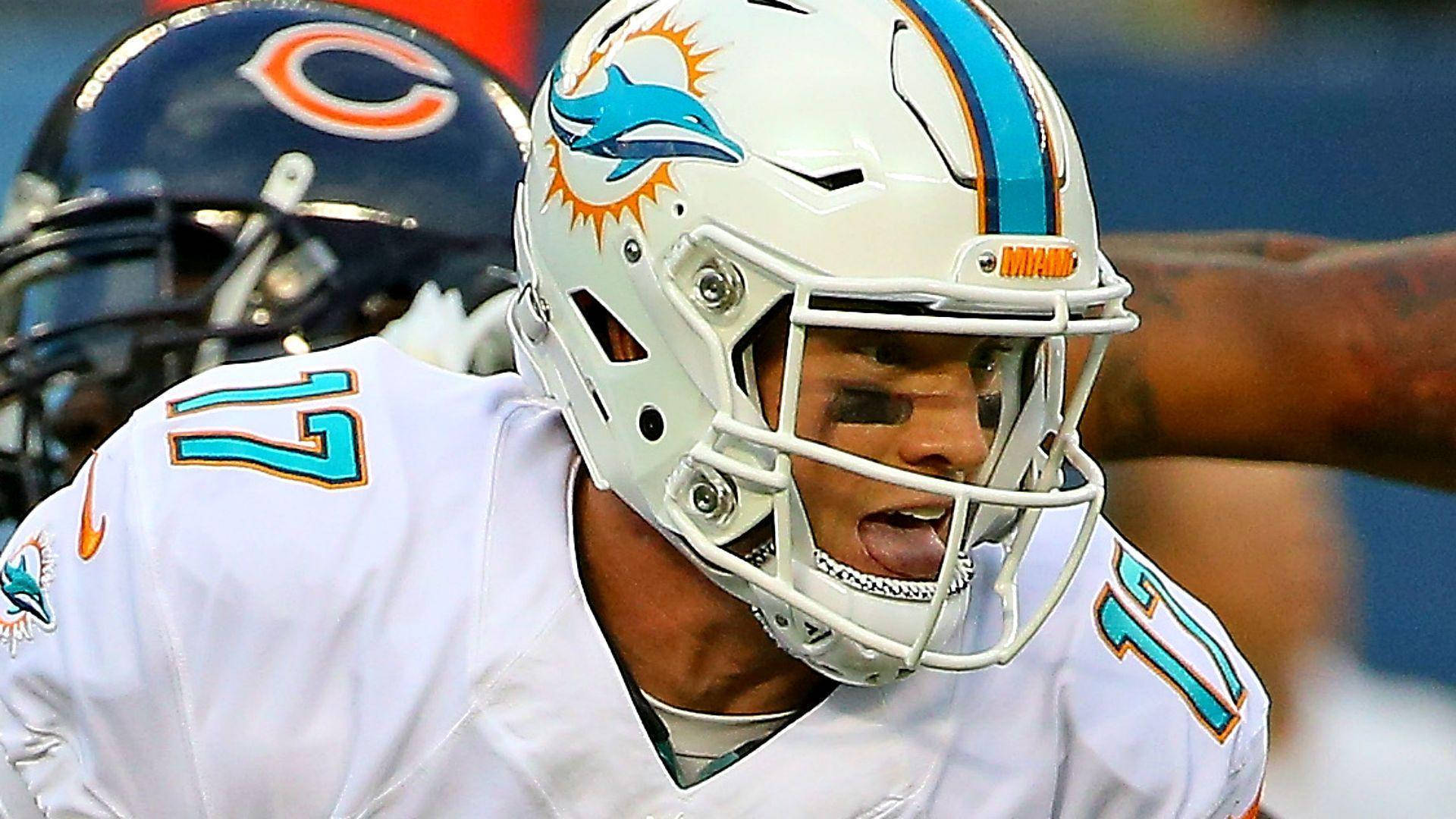 Miami Dolphins Ryan Tannehill Football Match In Game