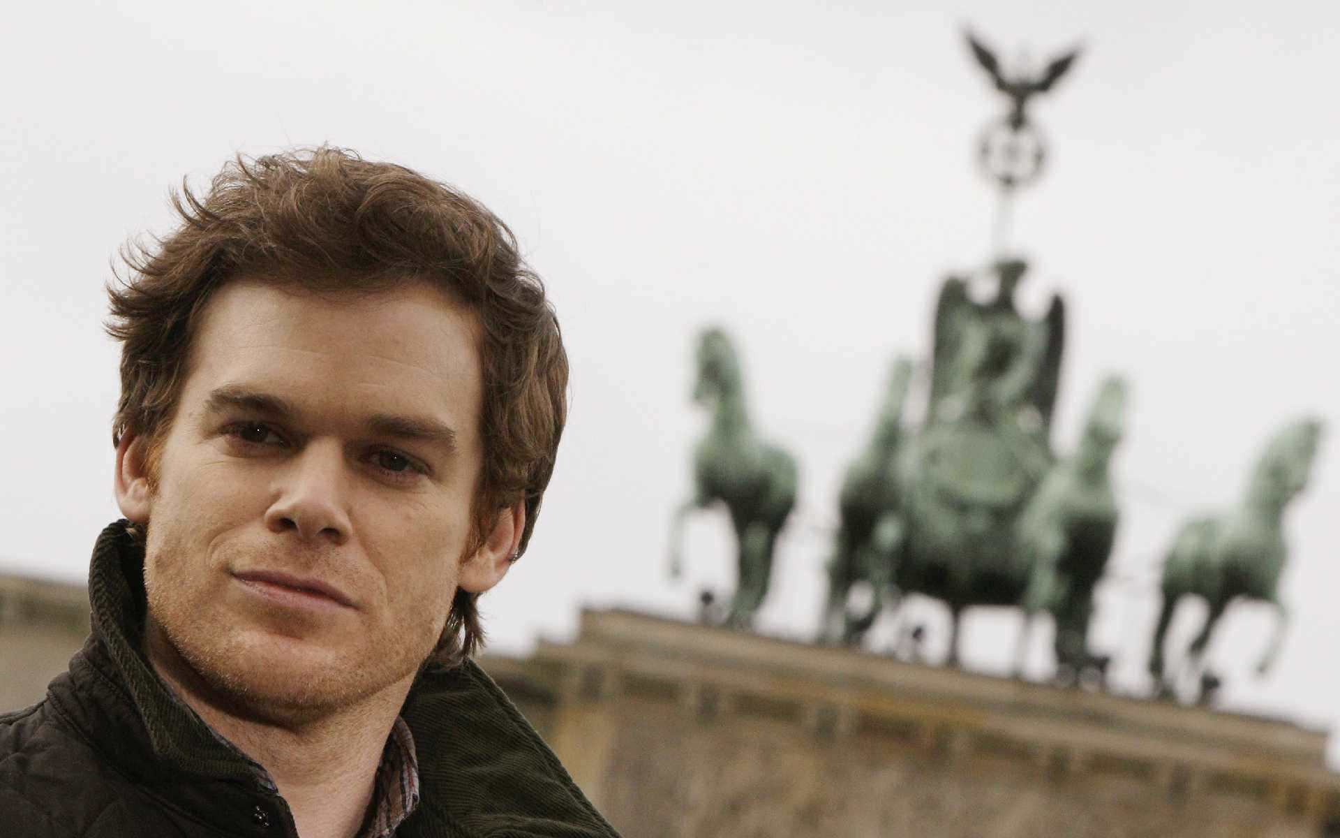 Michael C. Hall In His Prime Background