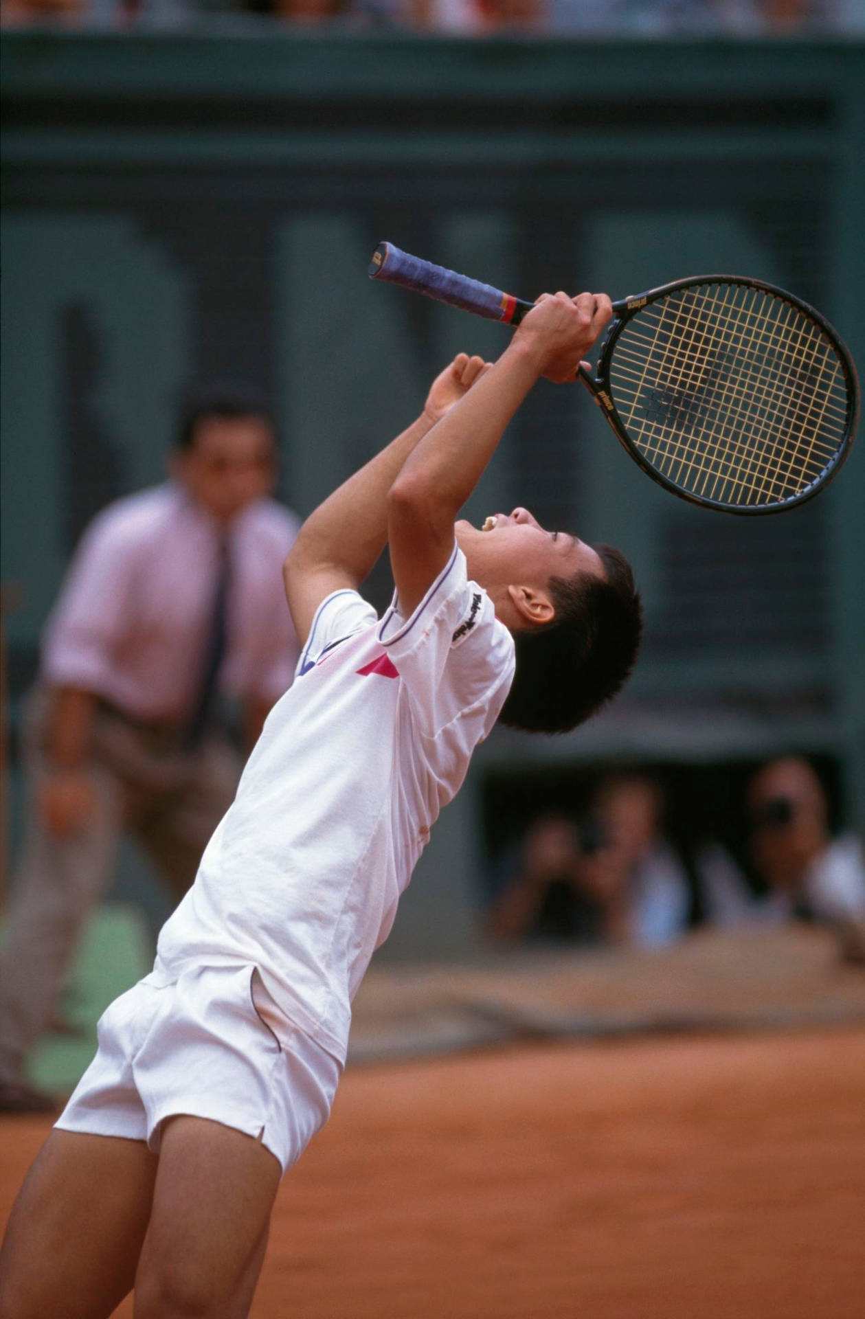 Michael Chang 1989 Celebration Side View Background