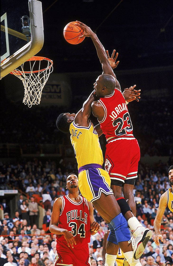 Michael Jordan Shooting A Layup In The 1990 Nba Finals Background