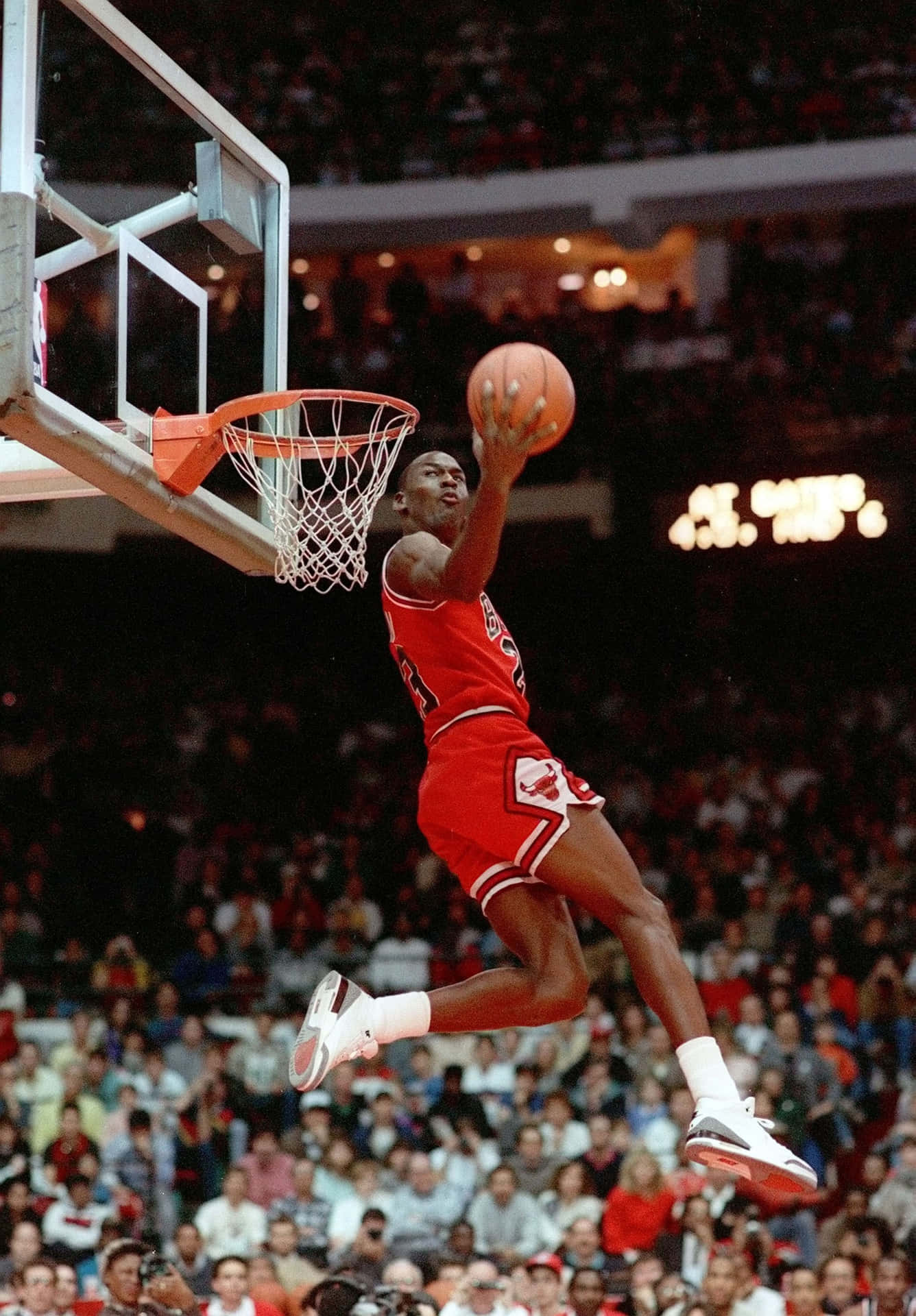 Michael Jordan Smooth Crashing Dunk