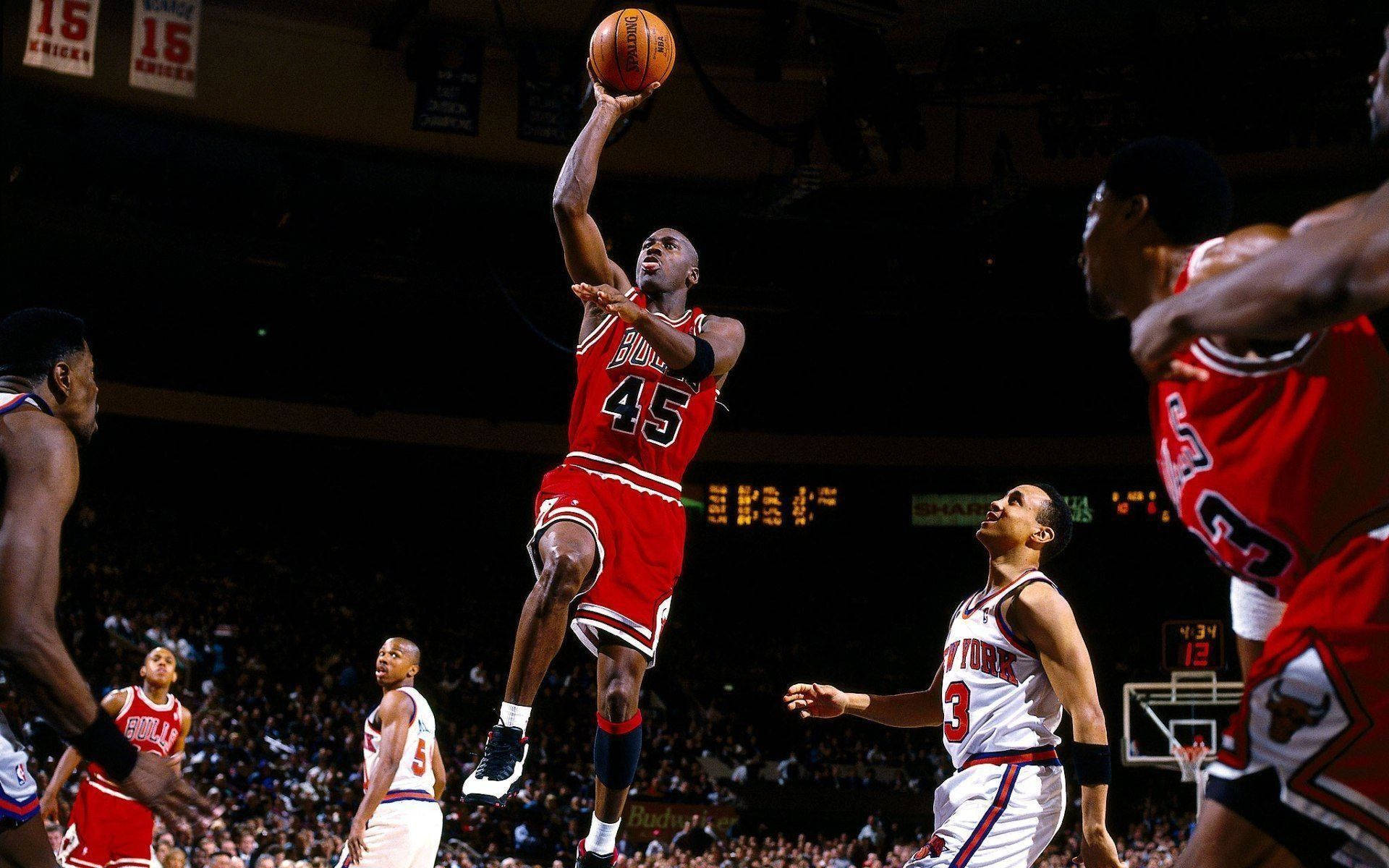 Michael Jordan Taking A One-handed Shot Background