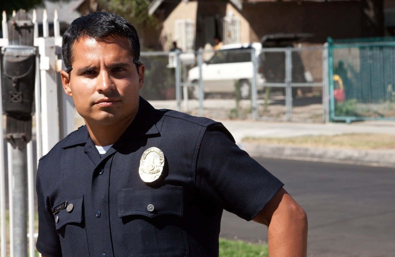 Michael Peña At The American Music Awards Background