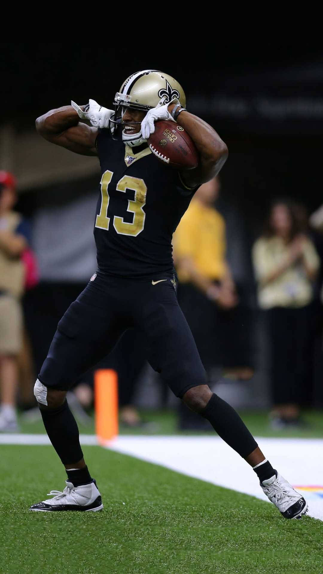 Michael Thomas Cheering