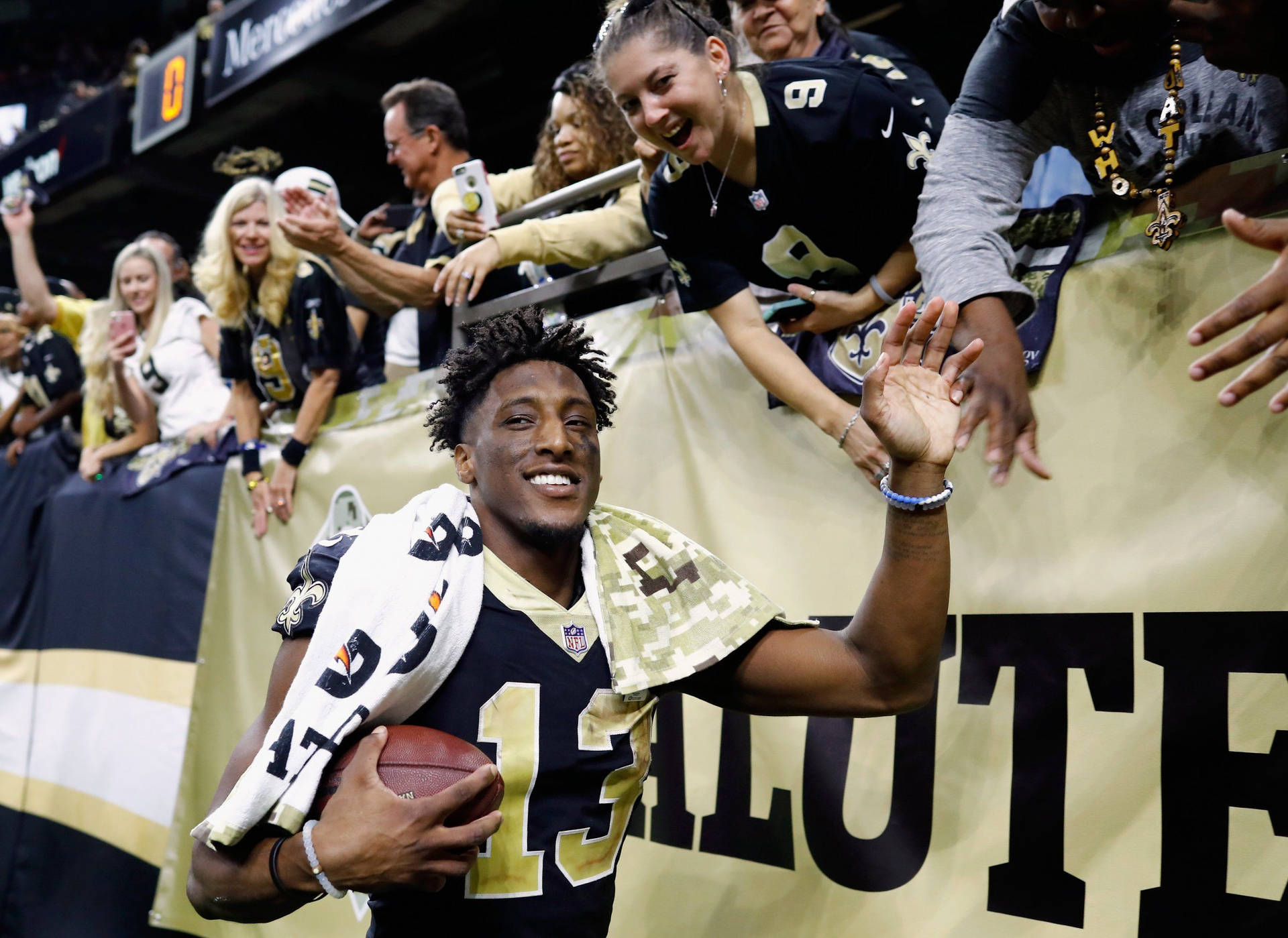 Michael Thomas With Fans Background