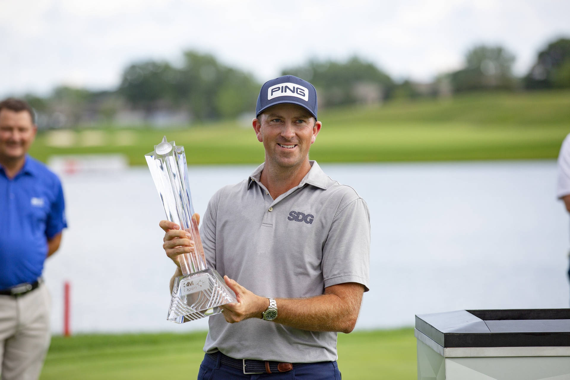 Michael Thompson Receives Trophy Background