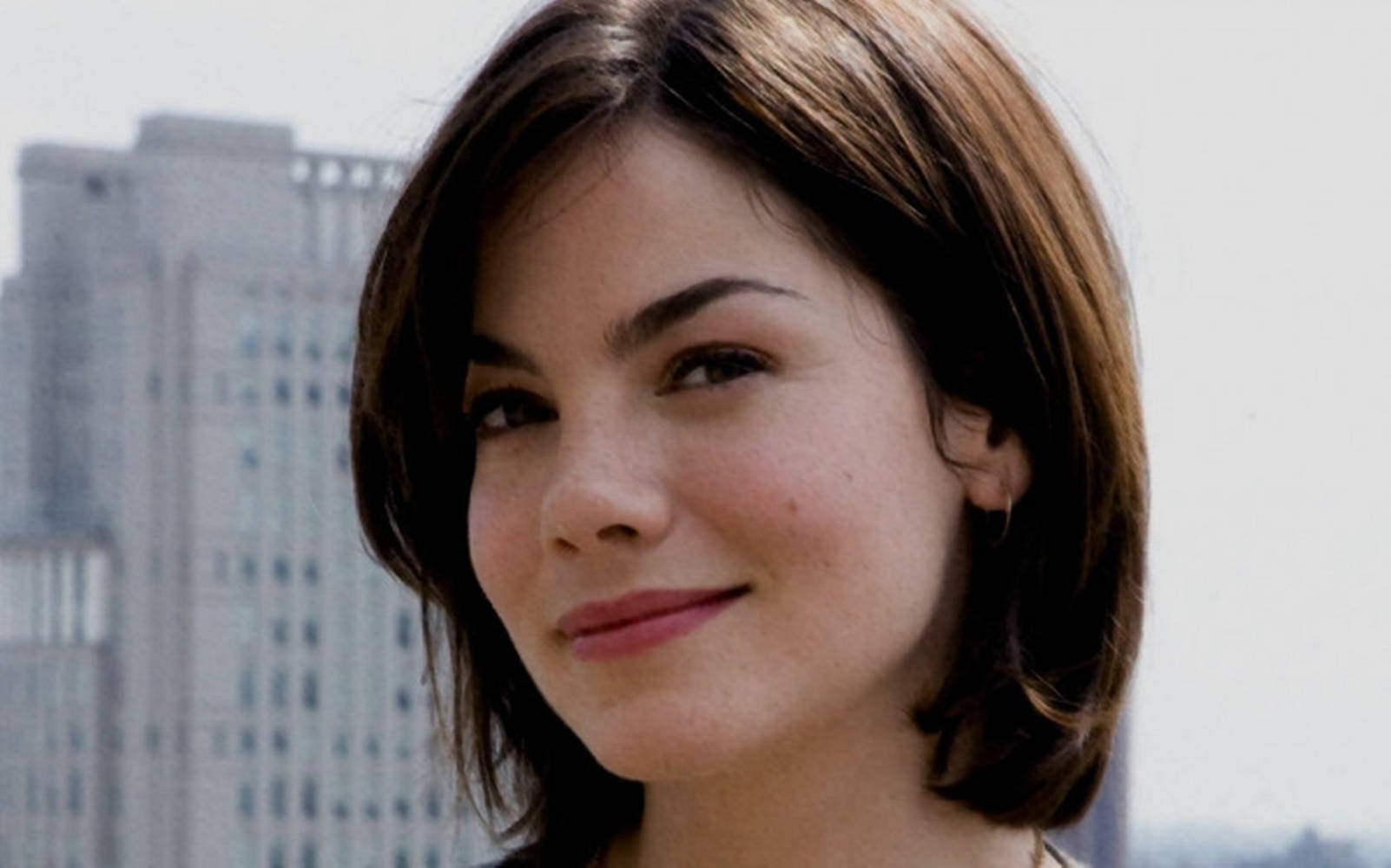 Michelle Monaghan Flaunting Gorgeous Haircut Background