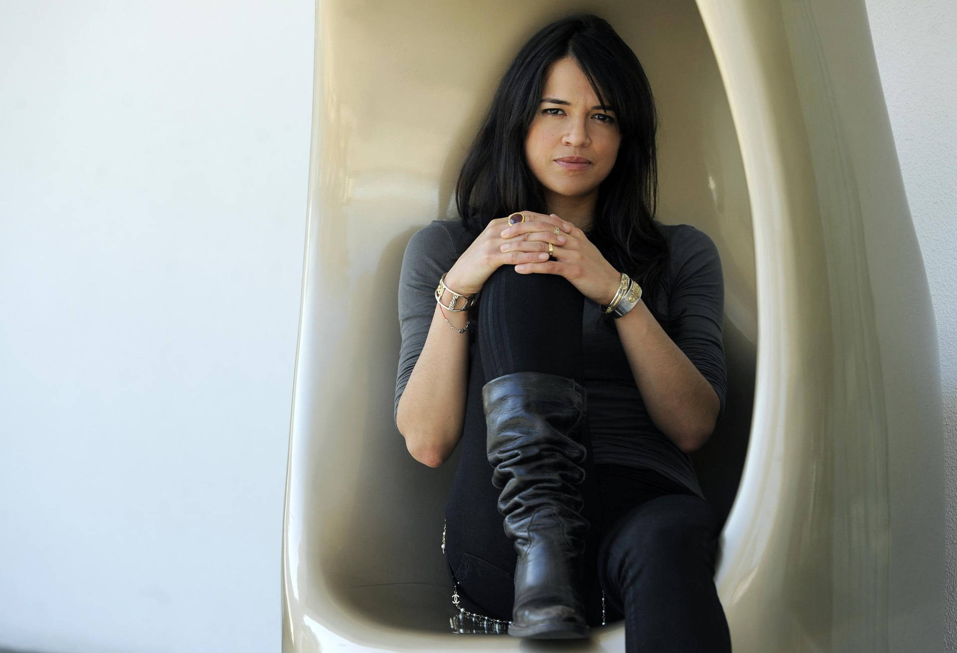 Michelle Rodriguez In Gray And Black Background