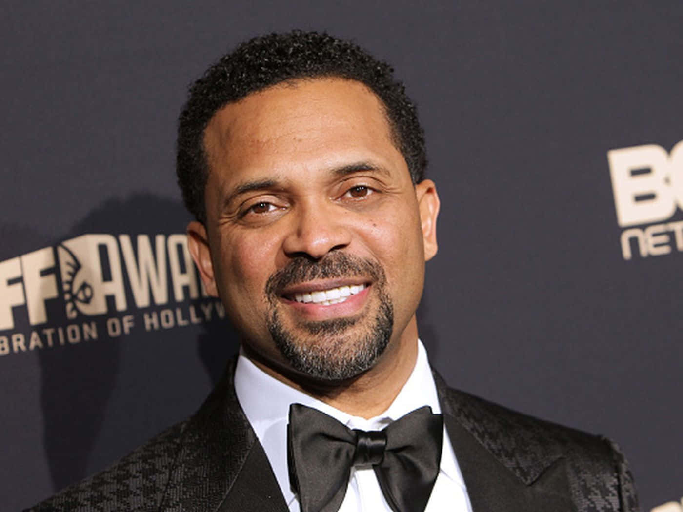 Mike Epps Enjoying A Good Time Background