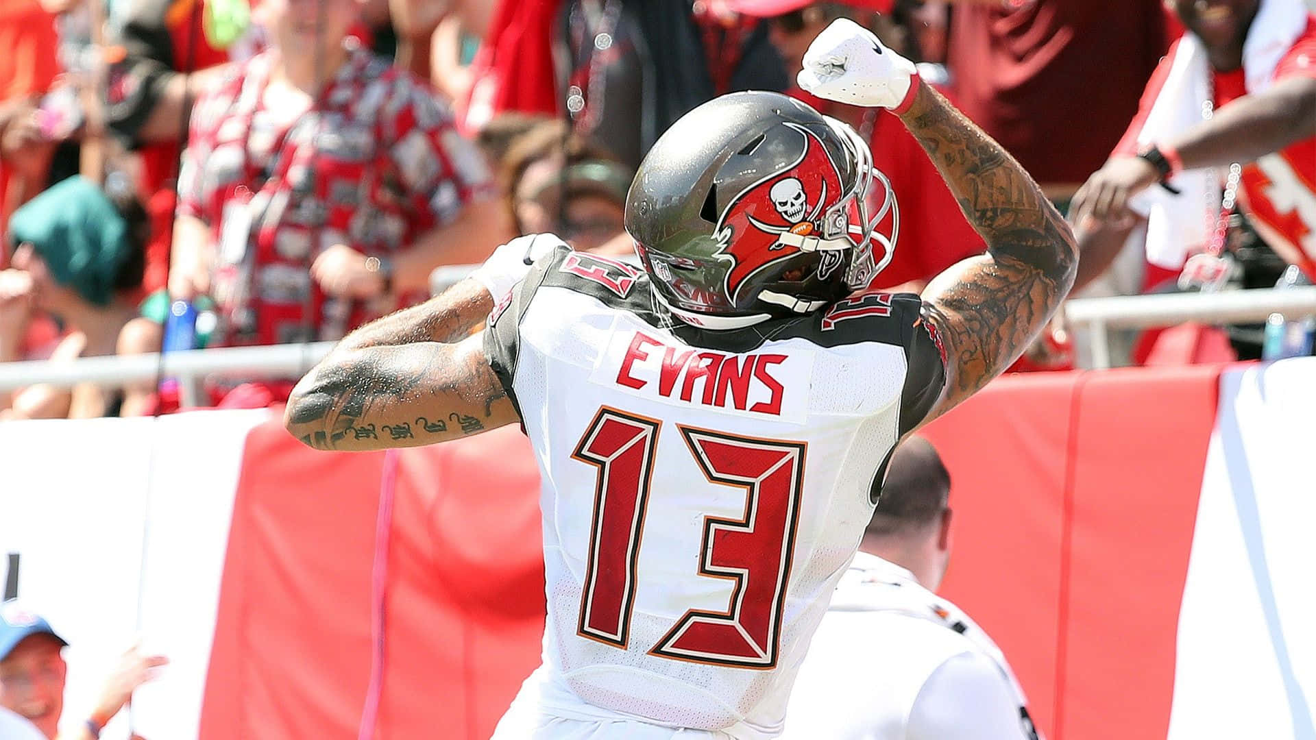 Mike Evans, Wide Receiver Of The Tampa Bay Buccaneers Background