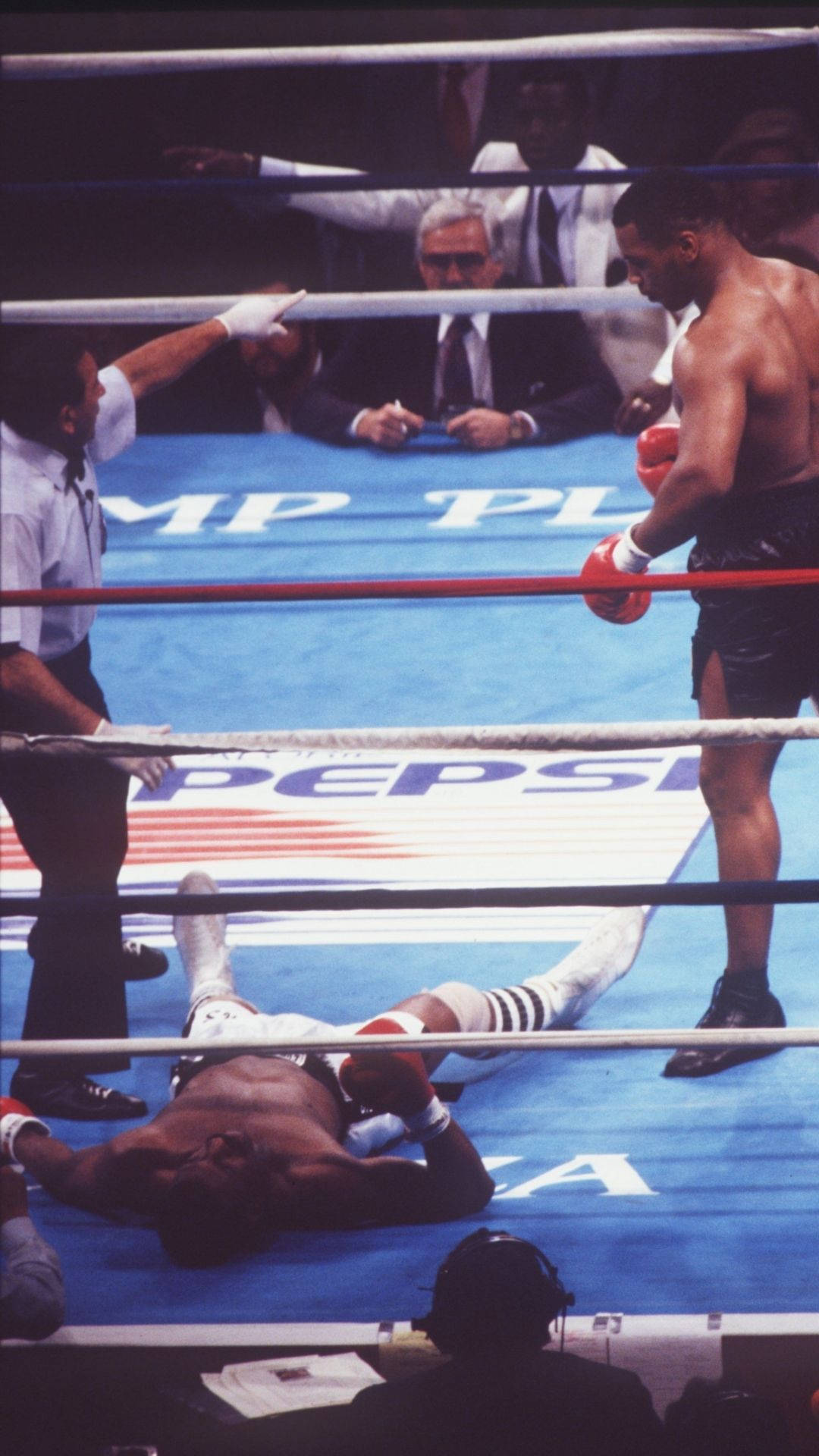 Mike Tyson Vs. Michael Spinks Background