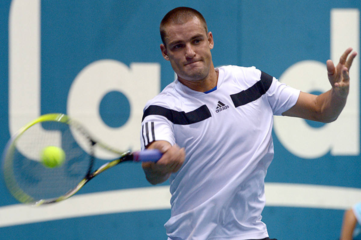 Mikhail Youzhny In Action Background