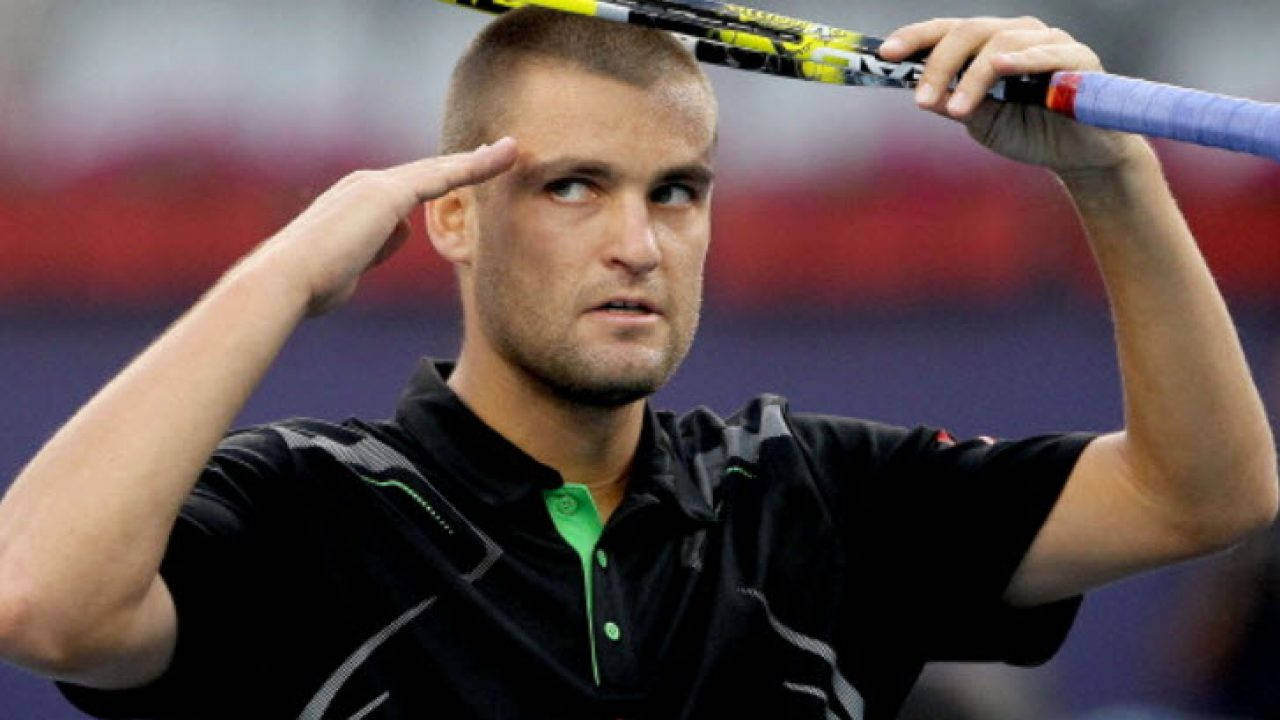 Mikhail Youzhny Salute