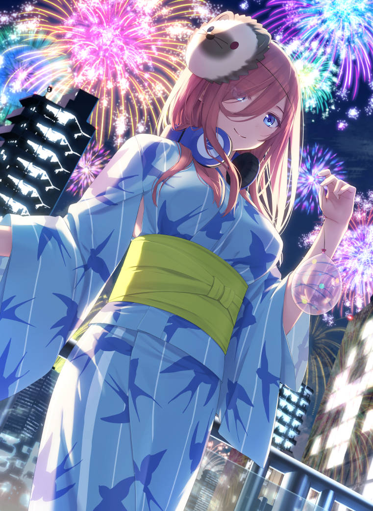 Miku Nakano Enjoying A Dazzling Fireworks Display Background