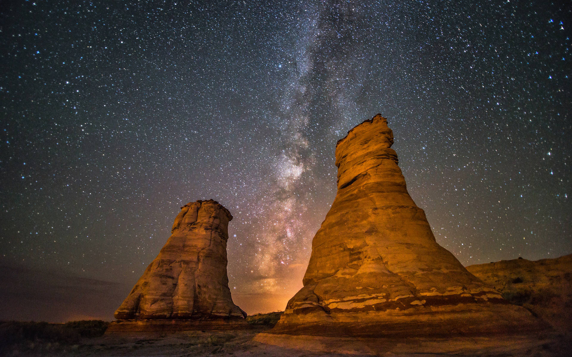 Milky Way Galaxy Castle Rock Background