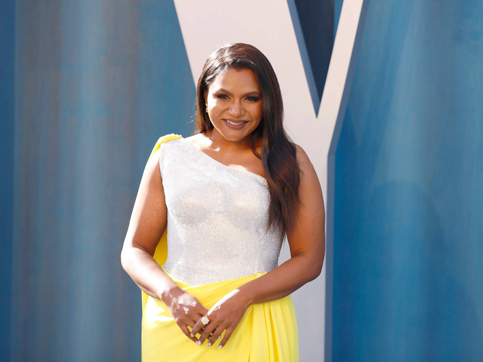 Mindy Kaling Weight Loss Background