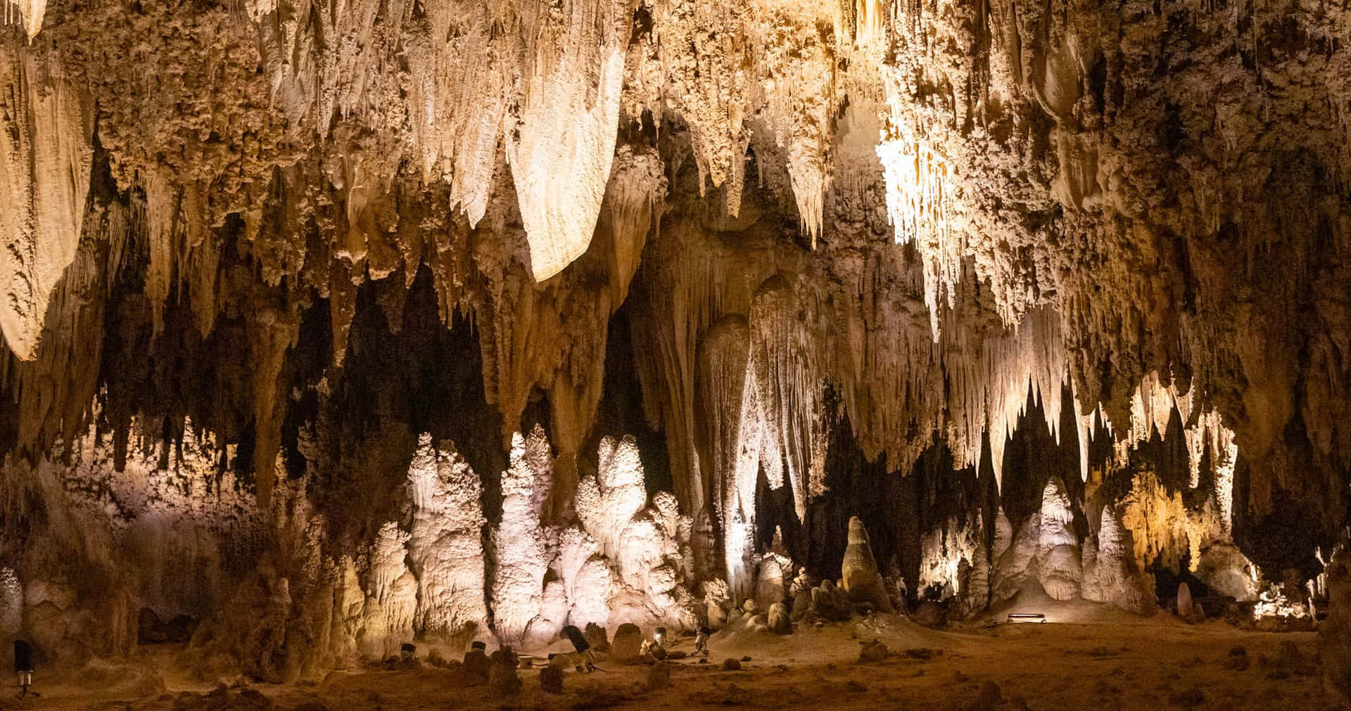 Mineral Deposits Carlsbad Caverns National Park Background