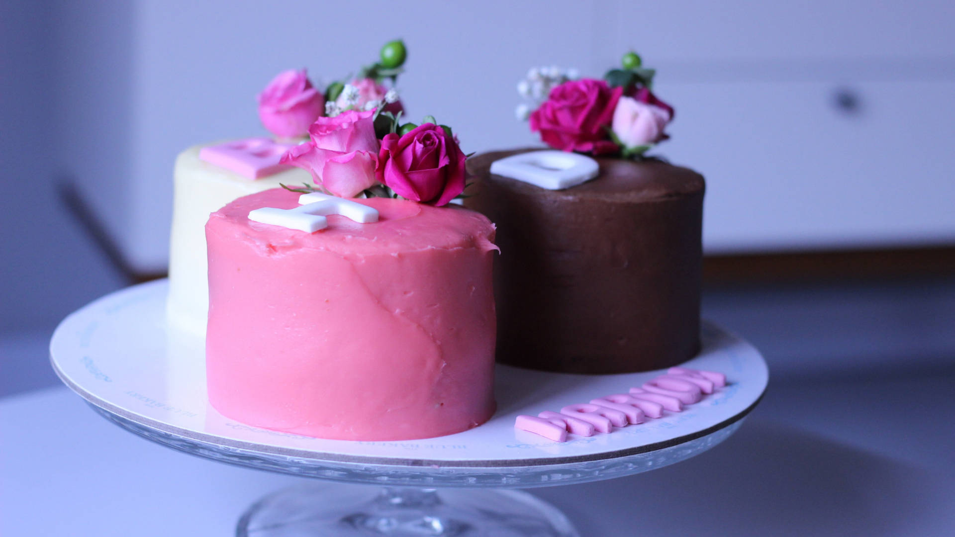 Minimalist Happy Birthday Flower Cake Background