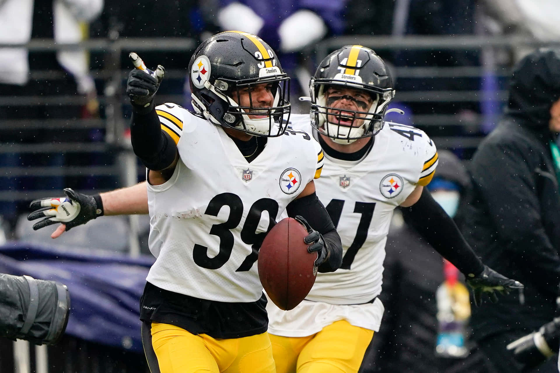Minkah Fitzpatrick Pittsburgh Steelers Smiling With Teammates Background