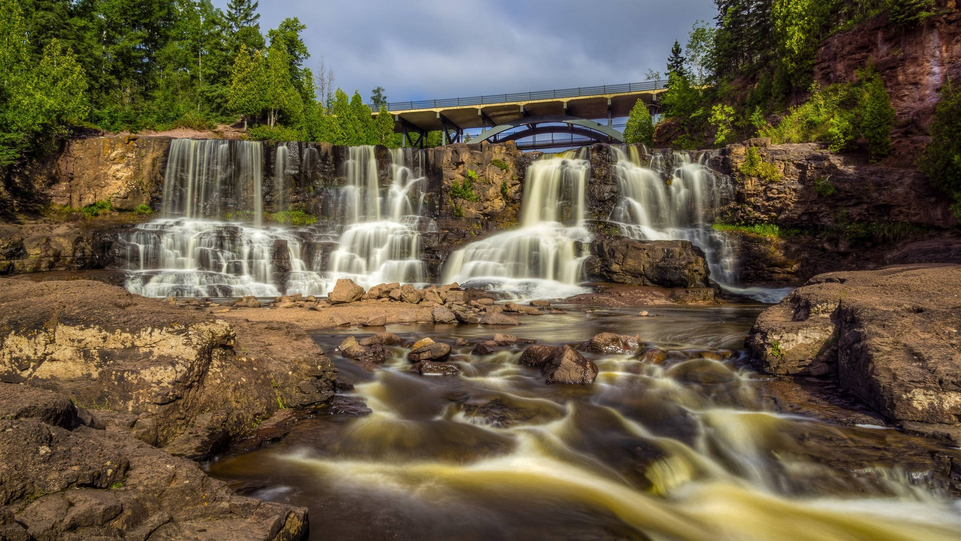 Minnesota Gooseberry Falls Background