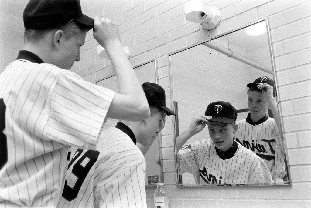 Minnesota Twins Bat Boys Background