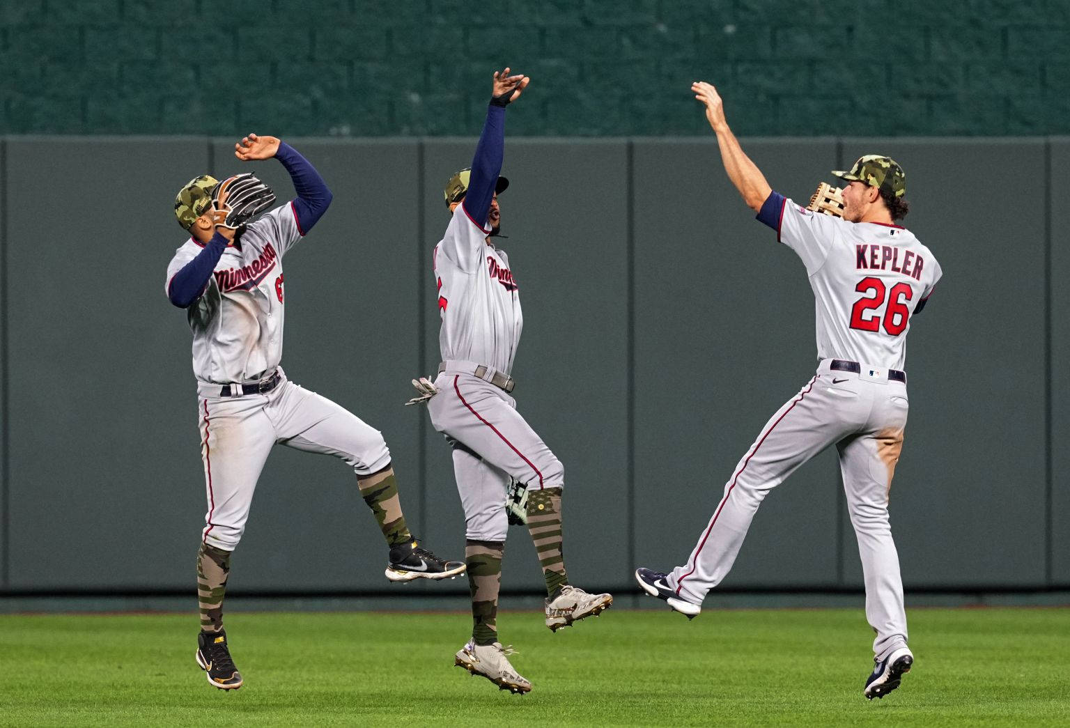 Minnesota Twins Jump Shot