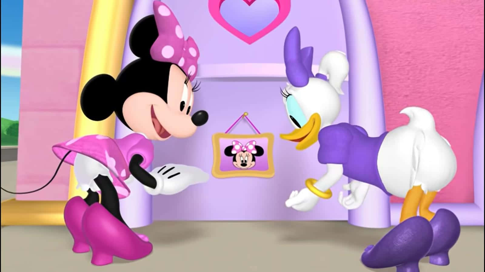 Minnie Mouse And Donald Duck In A Pink And Purple House Background