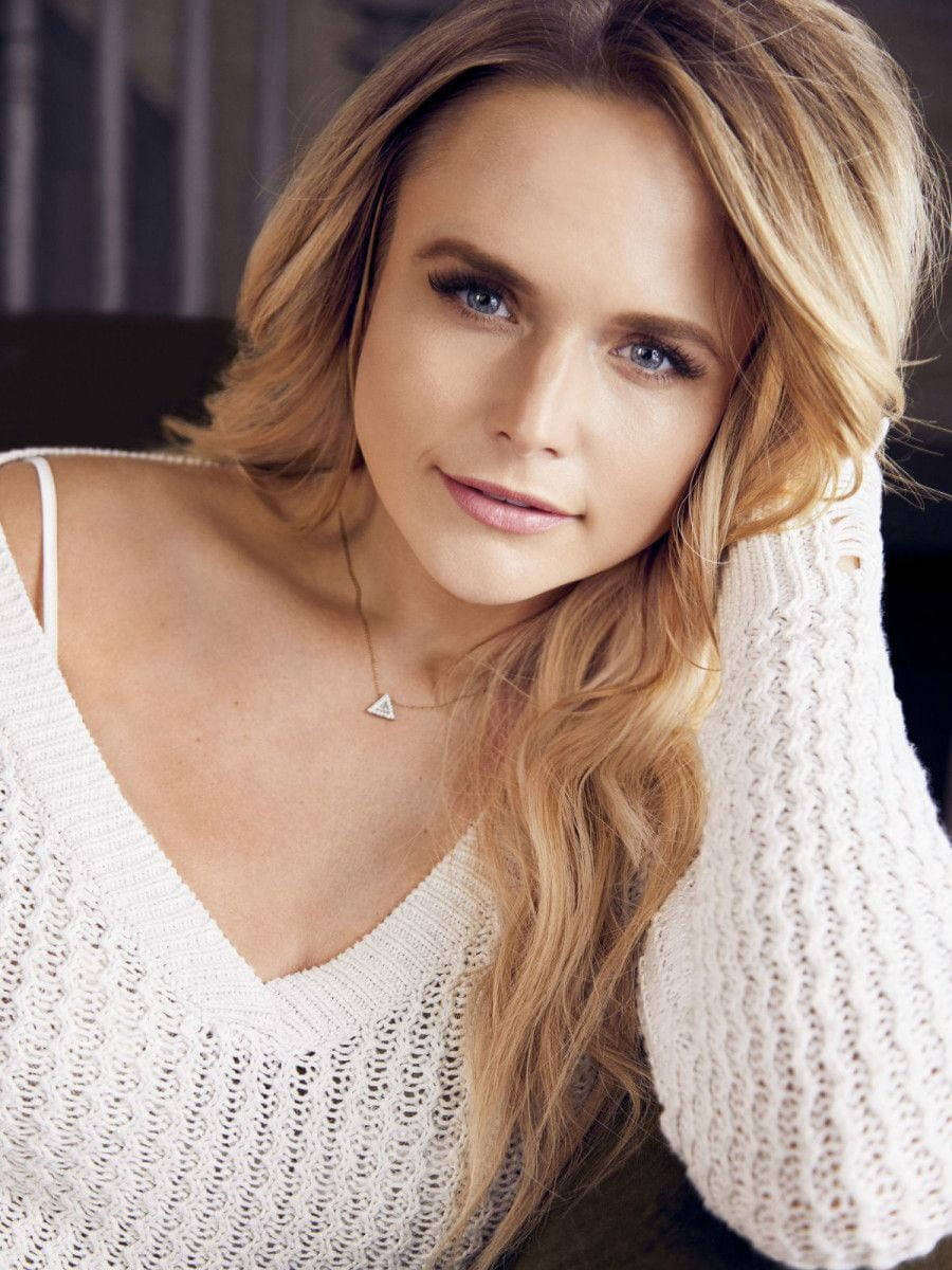 Miranda Lambert In Crocheted White Top Background