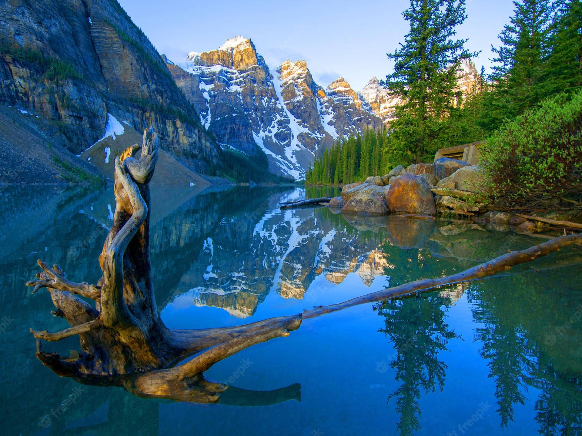 Mirror Lake In Idaho Background