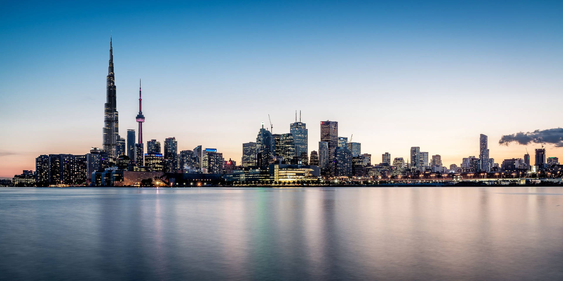 Mirroring Beauty Of Toronto City, Ontario, Canada Background