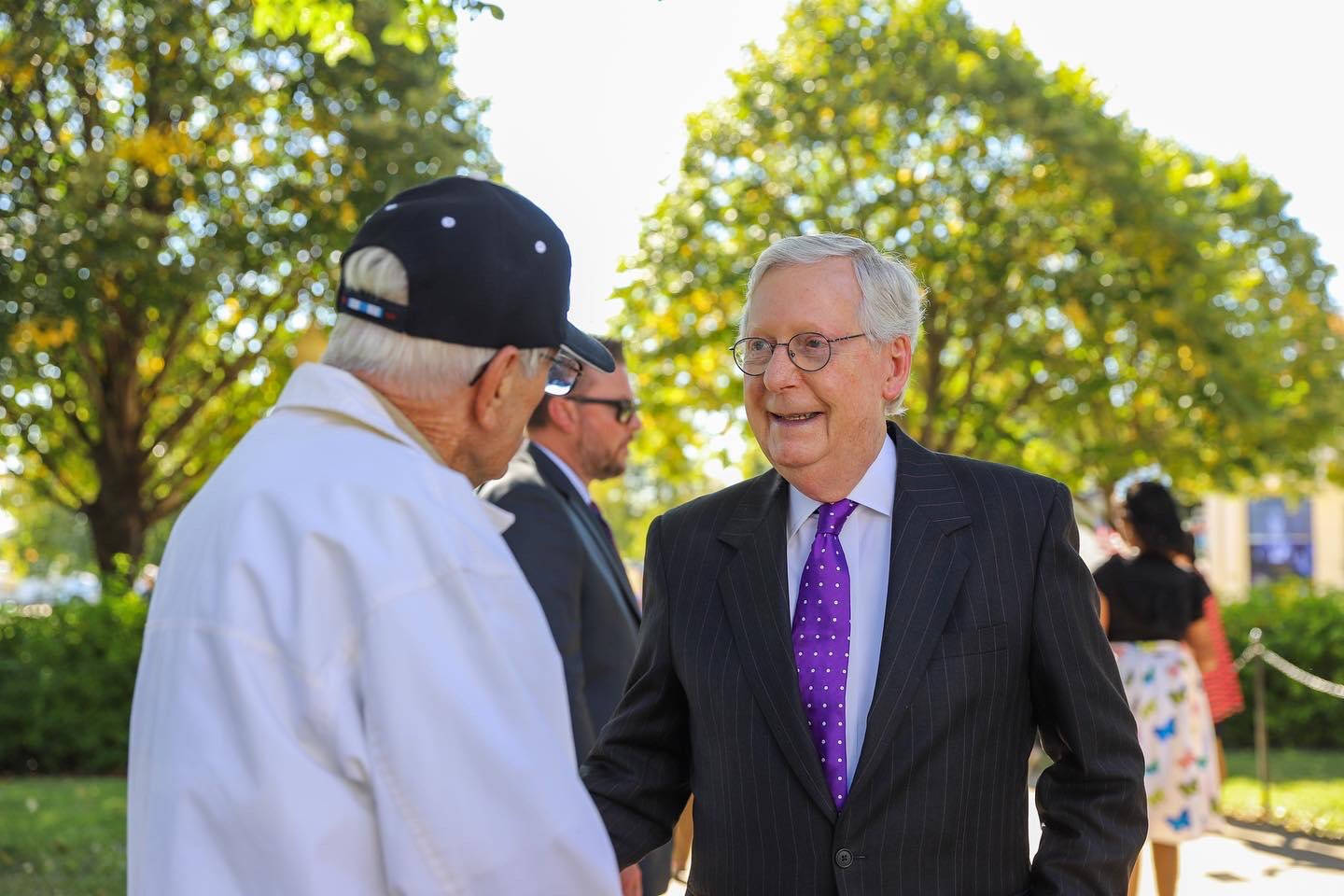 Mitch Mcconnell Talking To Civilians Background