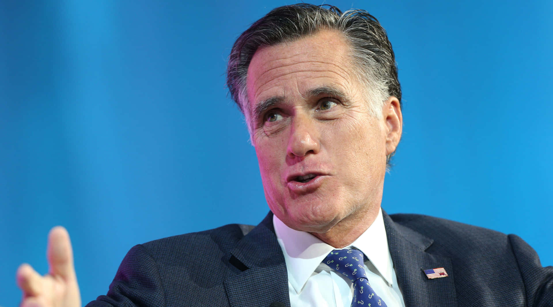 Mitt Romney Speakingat Event Background