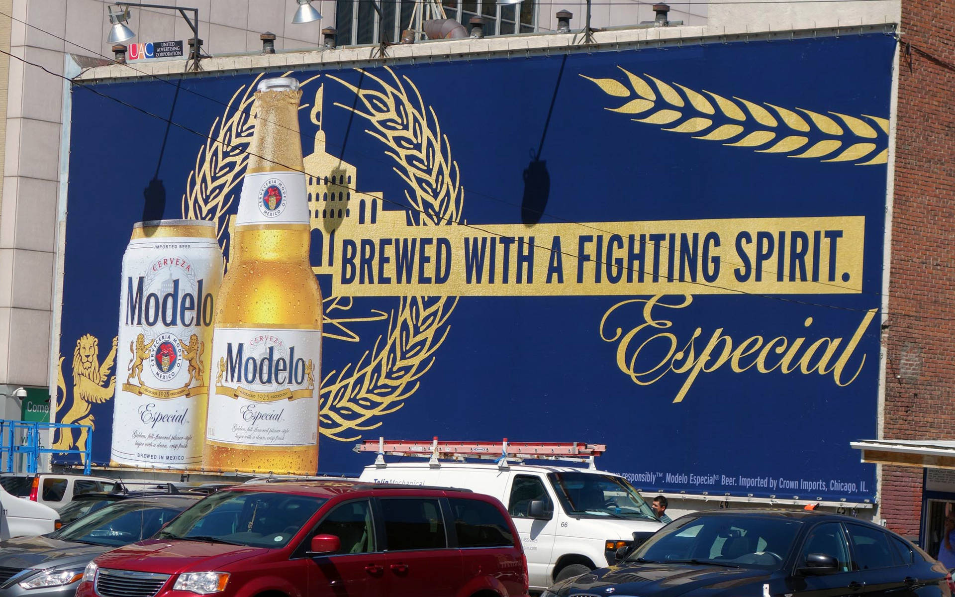 Modelo Especial Slogan On A Billboard