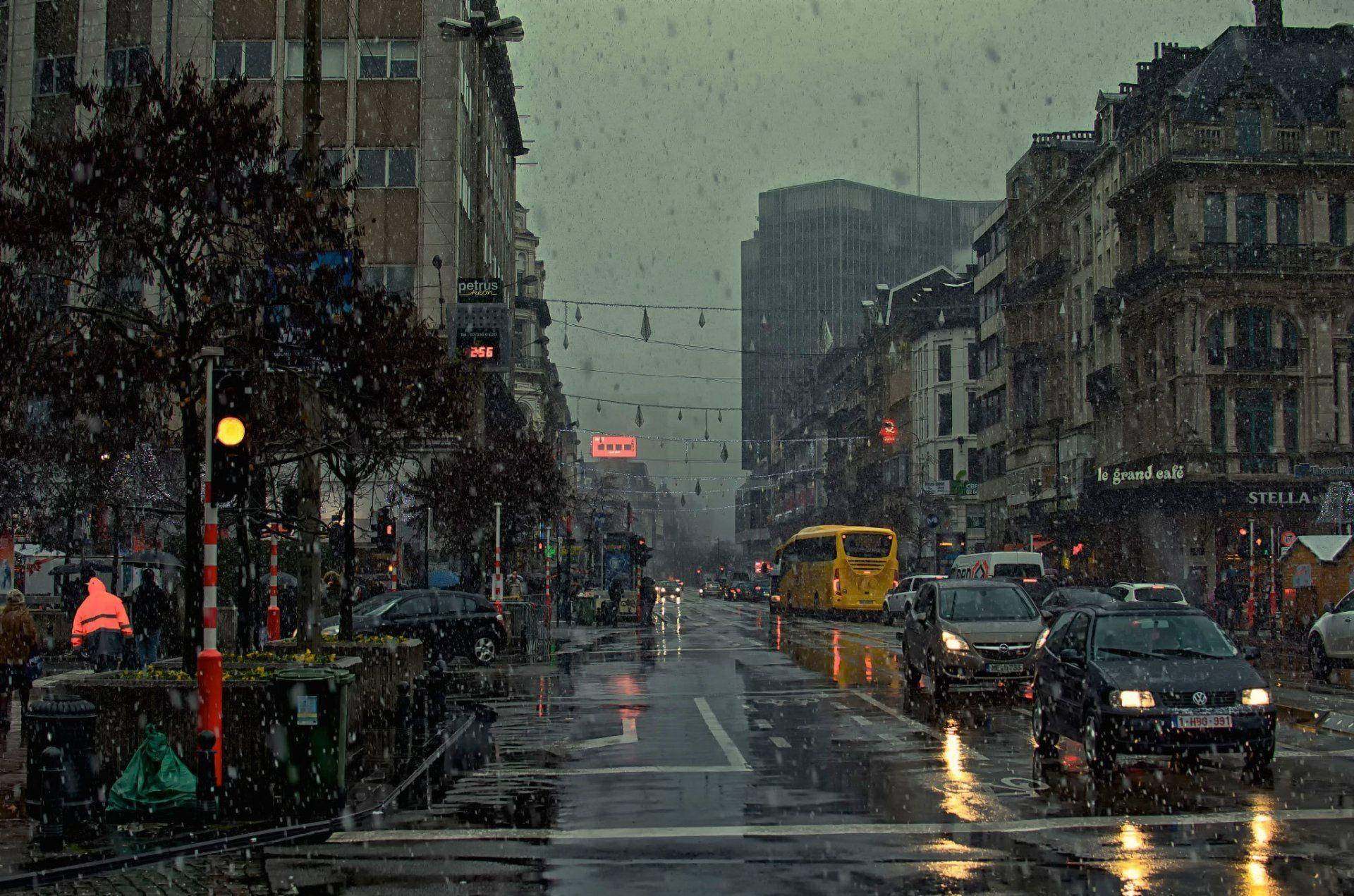 Modern Brussels Raining Background