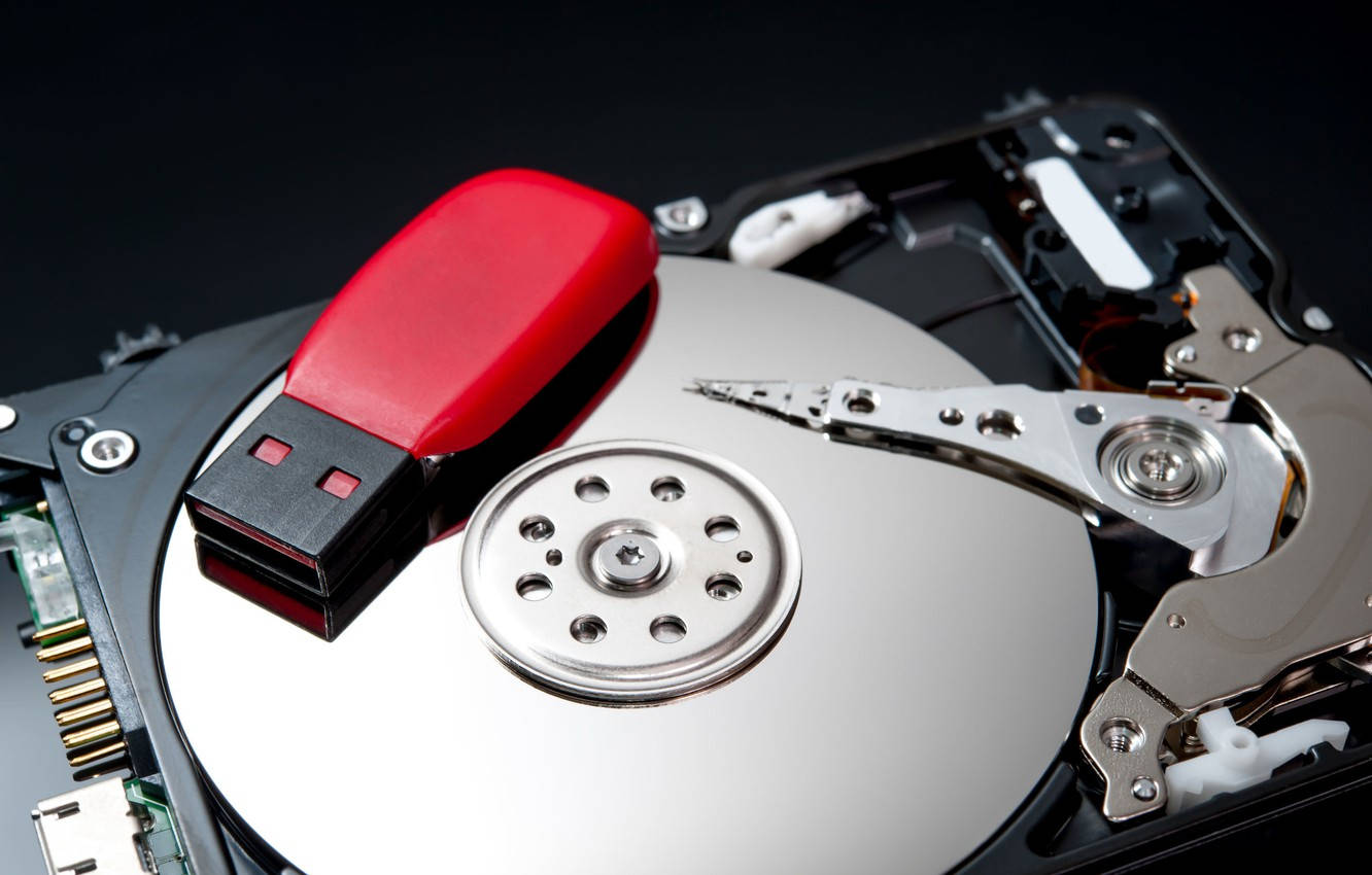 Modern Data Storage Devices Background